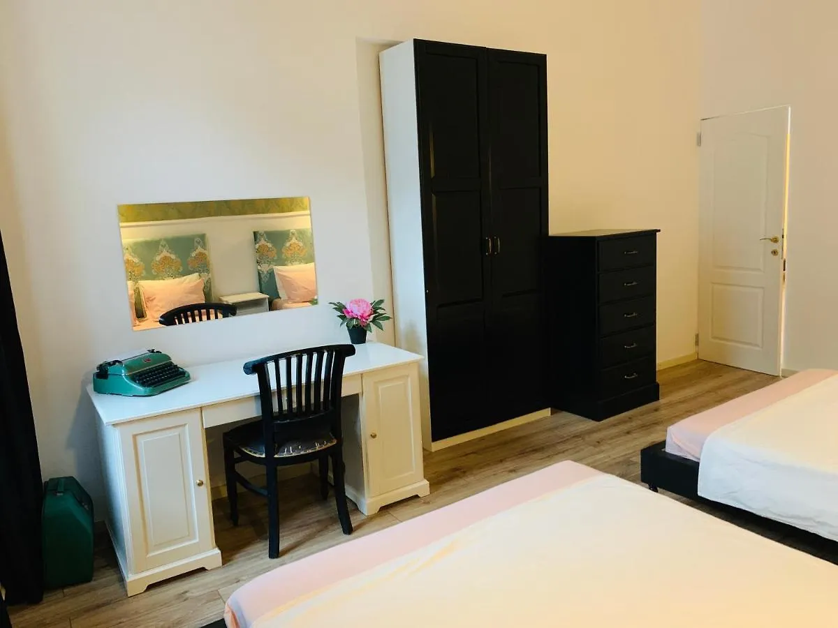 Grand Royal Apartment Old Town 布加勒斯特 0*,